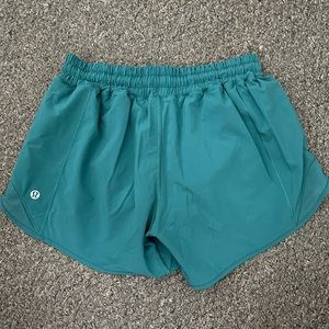 Lululemon Hotty Hot Shorts 4”